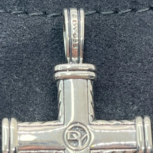 David Yurman, Chevron Cross pendant and Silver Sterling - Picture 4 of 4